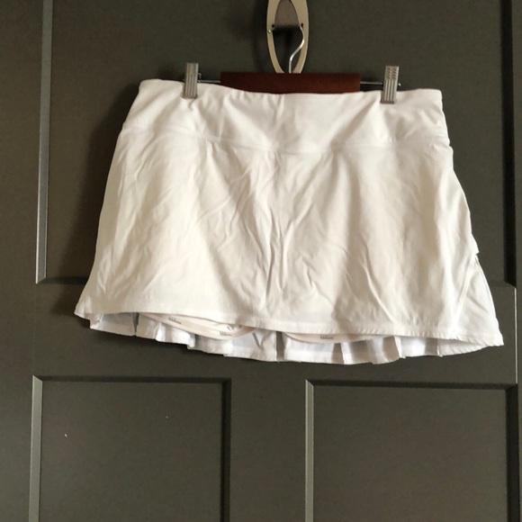 White lululemon skirt size 8 - Picture 1 of 5